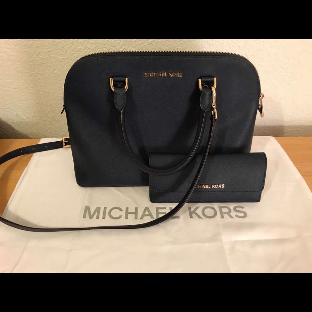 Michael Kors Large Cindy Dome with Wallet